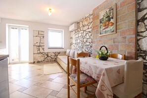 Dining - Apartment 1531/15379 (Istria - Vinkuran), 500m from the beach (Vinkuran)