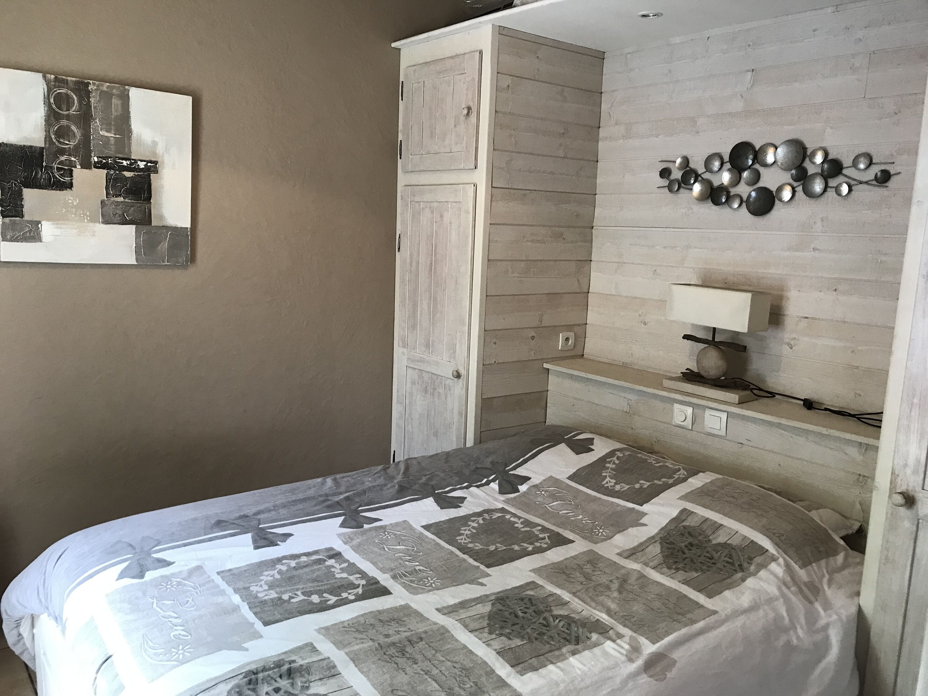 2 bedrooms, iron/ironing board