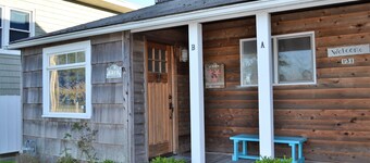 Simply Adorable and close to Beach, Restaurants,Brew Pub, Theater, Shops and all