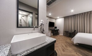Premium bedding, individually decorated, individually furnished, desk - Busan Maron Hotel Nampo (Busan)