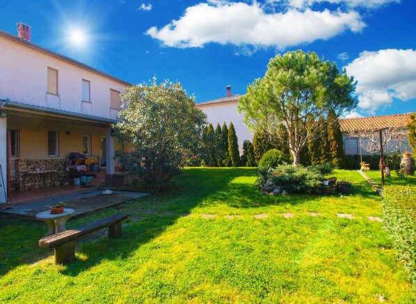 Property grounds - Apartment 1554/15954 (Istria - Pula), 4500m from the beach (Pula)