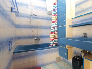 Bathtub