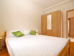 3 bedrooms, Internet