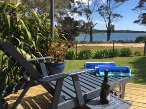 Property grounds - Private, sunny, waterfront retreat - Bay of Fires (Binalong Bay)