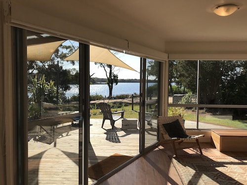 Private, sunny, waterfront retreat - Bay of Fires