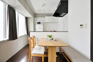 Premium Room D703 | In-room dining - DOMA Comfortable Room (Osaka)