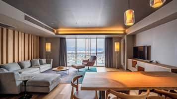 3 Bedroom Penthouse Suite | In-room dining