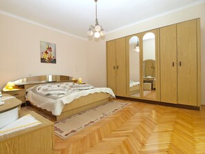 2 bedrooms, internet