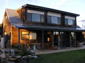 Exterior - Salty Sea-birds Loft Spectacular Views (Penneshaw)