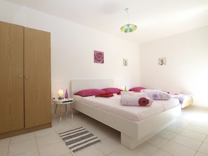 2 bedrooms, internet