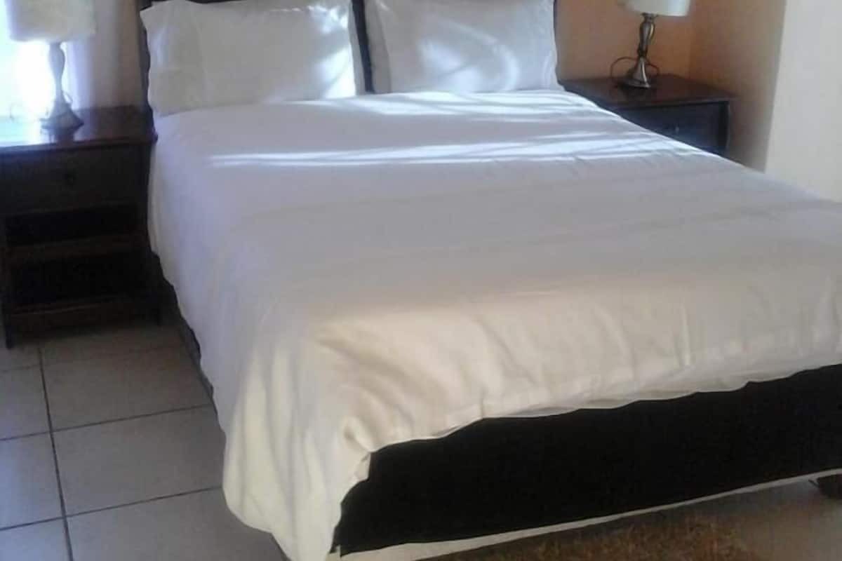 Basic Single Room | Individually decorated, individually furnished, desk, blackout curtains