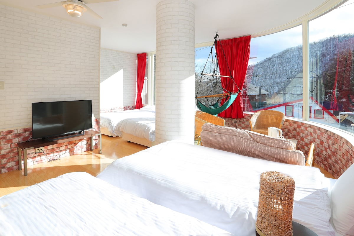 Deluxe Room (for 4 Guests, Western Style) | 1 bedroom, down comforters, free minibar, in-room safe