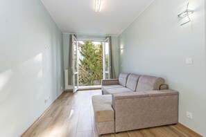 Apartment, 2 Bedrooms | 2 bedrooms, iron/ironing board, free WiFi, bed sheets