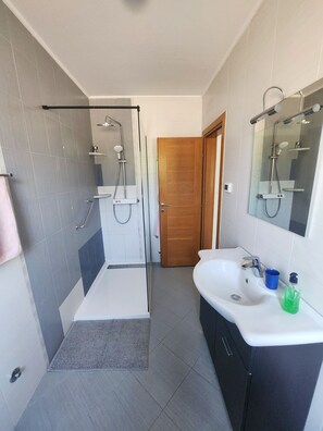 Bathtub