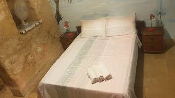 1 bedroom, in-room safe, iron/ironing board, free WiFi