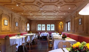 Free daily buffet breakfast  - Hotel Hubertus Schliersee (Schliersee)