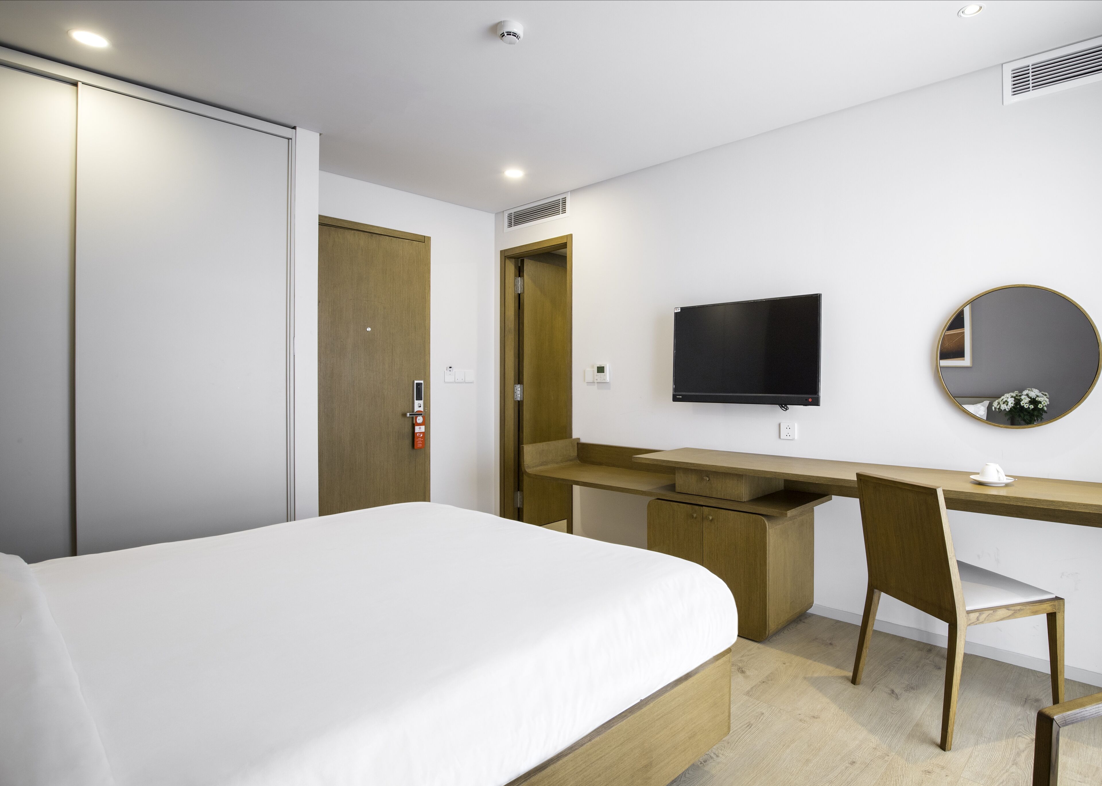 superior room | 1 bedroom, minibar, in-room safe, soundproofing