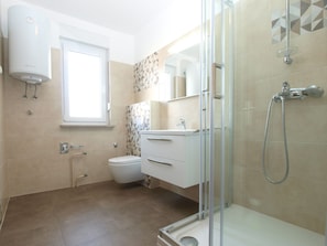 Bathtub, hair dryer