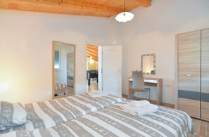 5 bedrooms, internet