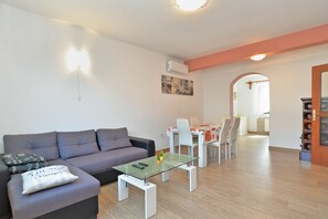 TV - Apartment 1724/17868 (Istria - Liznjan), 1500m from the beach (Liznjan)