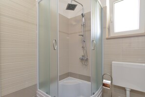 Shower - Apartment 1726/17901 (Istria - Pula), 2000m from the beach (Pula)