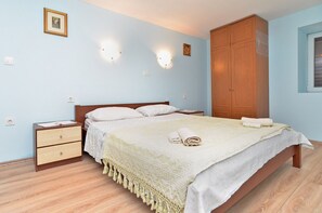 2 bedrooms, internet