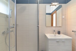 Bathtub