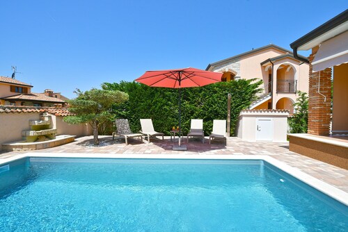 Haus 1762/19421 (Istrien - Poreč), 1000m vom Strand