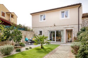 Outdoor dining - House 1765/19674 (Istria - Peroj), 1000m from the beach (Peroj)