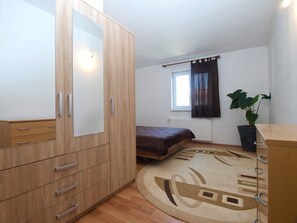 2 bedrooms, internet