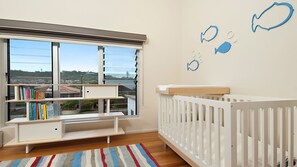 4 bedrooms, cribs/infant beds, rollaway beds, free WiFi - Costa del Sol (Lennox Head)