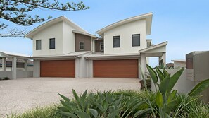 Front of property - Costa del Sol (Lennox Head)
