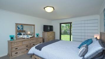 House, 4 Bedrooms | 4 bedrooms, cribs/infant beds, rollaway beds, free WiFi