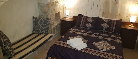 1 bedroom, in-room safe, iron/ironing board, free WiFi