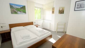2 chambres, fer et planche à repasser, Wi-Fi gratuit, draps fournis