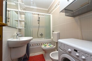 Bathtub