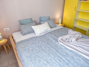 2 quartos, ferros/tábuas de passar roupa, Wi-Fi, roupa de cama
