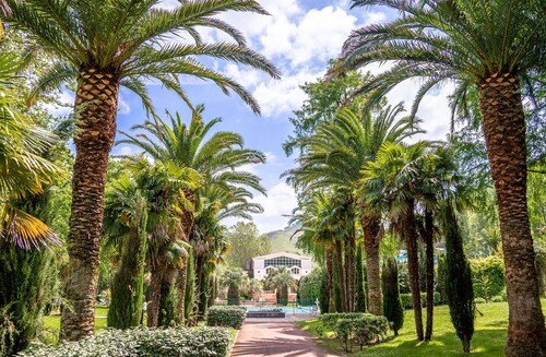 Appartement T2 à Cambo-les-Bains avec piscine, terrasse et parking privé, proche des thermes