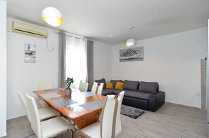 Dining - House 1790/21016 (Istria - Pomer), 750m from the beach (Pomer)