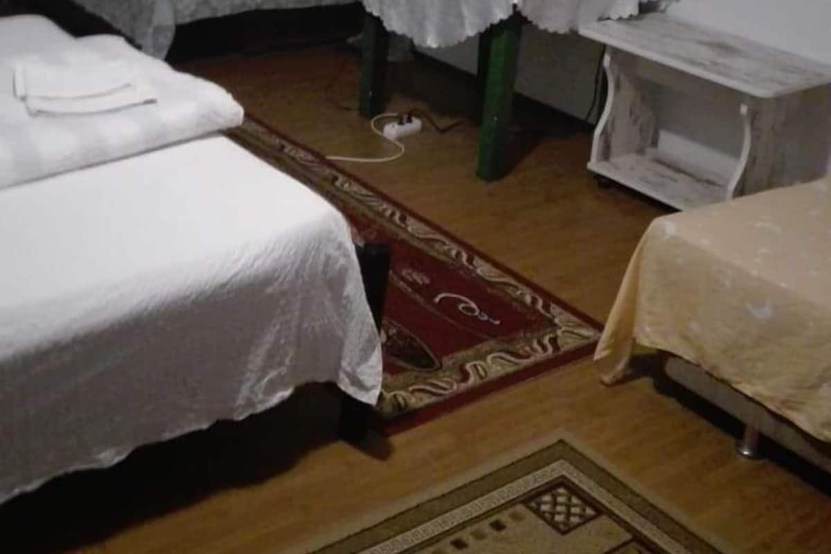 Comfort Triple Room | Iron/ironing board (on request), WiFi (free), bed sheets