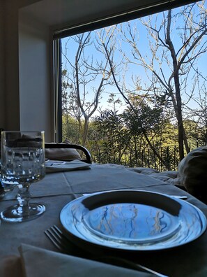 Breakfast, lunch, dinner served; Regional cuisine - La Tinaia Country House (Magomadas)