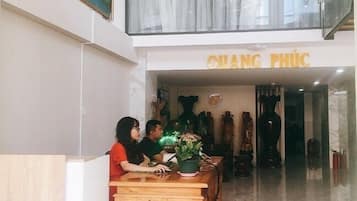 Quầy tiếp tân