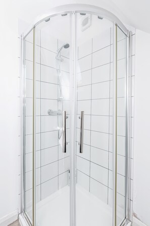 Apartment, 2 Bedrooms, 2 Bathrooms | Bathroom shower