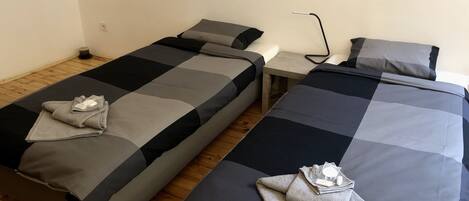 2 bedrooms, desk, iron/ironing board, WiFi