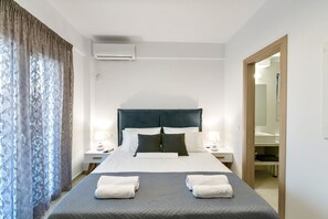 Apartment, 2 Schlafzimmer, eigener Pool | 2 Schlafzimmer, laptopgeeigneter Arbeitsplatz, Bügeleisen/Bügelbrett