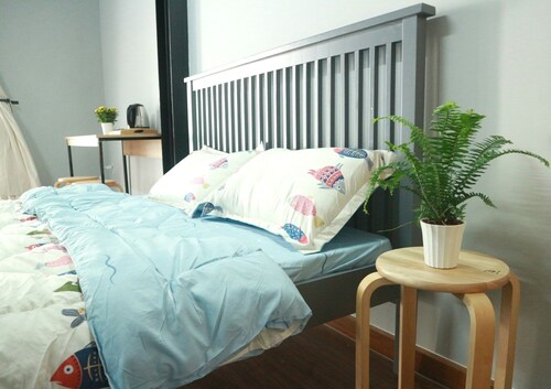 Private room - early check in 8 AM