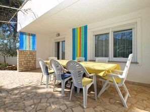 Outdoor dining - House 1823/21658 (Istria - Vinkuran), 750m from the beach (Vinkuran)