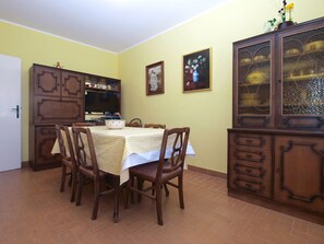 Dining - Apartment 1827/21673 (Istria - Pula), 4500m from the beach (Pula)