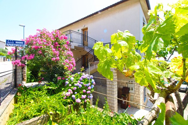 Exterior detail - Apartment 1828/21687 (Istria - Pula), 500m from the beach (Pula)