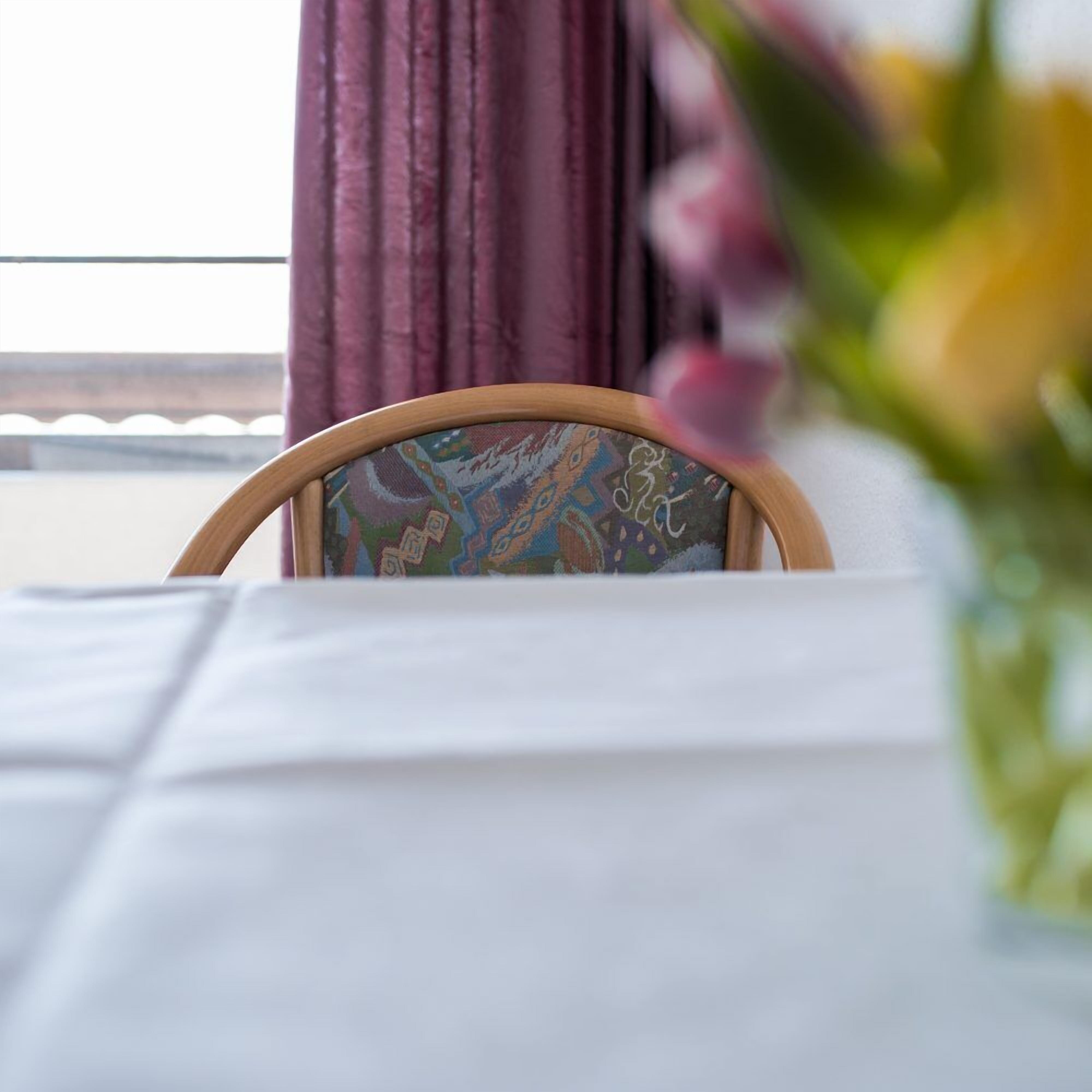 Café da manhã com buffet todos os dias (EUR 7 por pessoa) 